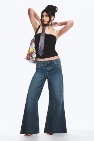 Loosy Lucie Low Rise Regular Flared Jeans – Tide Blue – Medium Blue | Cheap Monday Gb