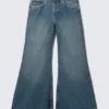 Loosy Lucie Low Rise Regular Flared Jeans – Tide Blue – Medium Blue | Cheap Monday Gb