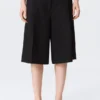 Low Rise Loose Pleated Suiting Shorts – Black