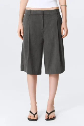 Low Rise Loose Pleated Suiting Shorts – Dark Grey – Herringbone