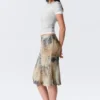 Low Rise Mermaid Midi Skirt – Beige – Snakeskin-Patterned