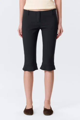 Low Rise Tailored Capri Trousers – Black