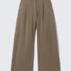 Low Rise Wide Leg Crinkled Trousers – Beige