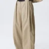 Low Rise Wide Leg Pleated Trousers – Beige