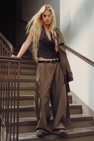 Low Rise Wide Leg Pleated Trousers – Dusty Mole