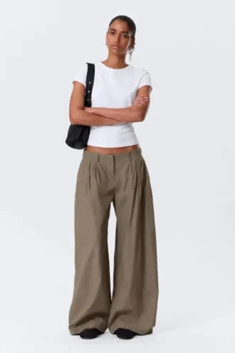 Low Rise Wide Leg Pleated Trousers – Dusty Mole
