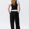 Low-Waisted Loose Fit Suit Trousers – Black