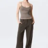 Low-Waisted Loose Fit Suit Trousers – Dark Mole