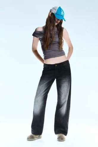 Messy Low Rise Regular Straight Jeans – Undone Black – Black | Cheap Monday Gb