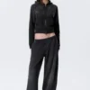 Mid-Rise Baggy Studded Graphic Sweatpants – Studded Black