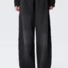 Mid-Rise Baggy Studded Graphic Sweatpants – Studded Black