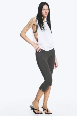 Mid-Rise Capri Trousers – Dark Grey