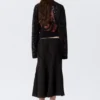 Mid Rise Curved Seam Midi Skirt – Black