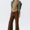 Mid Rise Flared Zip-Up Trousers – Brown