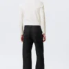Mid Rise Relaxed Straight Leg Chino Trousers – Black