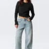 Missy Low Rise Loose Straight Jeans – Notus Blue – Light Blue