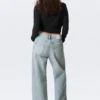 Missy Low Rise Loose Straight Jeans – Notus Blue – Light Blue