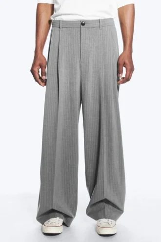 Nate Baggy Fit Pleated Suit Trousers – Light Dusty Grey
