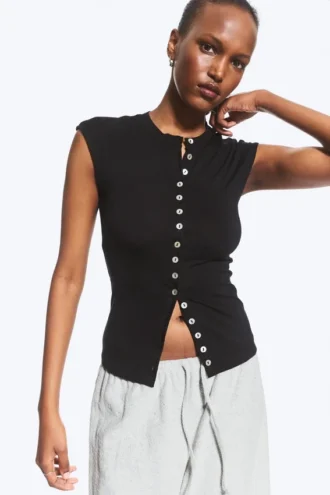 Pearl Button up Top – Black – Pearl Buttons