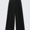 Pleated High Waist Wide Leg Suiting Trousers – Black