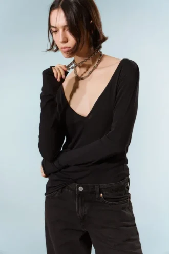 Plunging V-Neck Long-Sleeved Top – Black