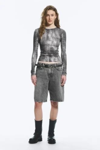 Printed Slim Fit Long-Sleeved Top – Black – Crocodile Print