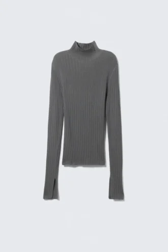 Ribbed Fitted Turtleneck – Striped Dark Grey Melange