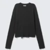 Shrunken Distressed Wool Blend Sweater – Black