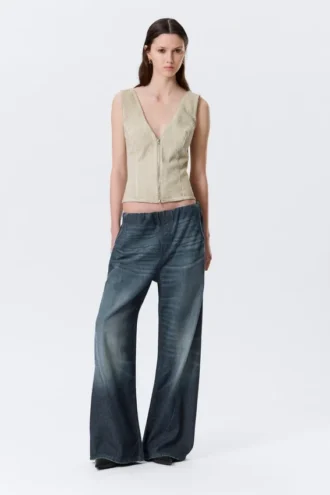 Sleeveless V-Neck Zip Top – Light Mole