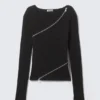 Slim Asymmetric Zip Knit Sweater – Black