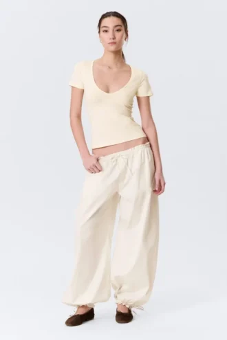 Slim Deep V-Neck T-Shirt – Cream