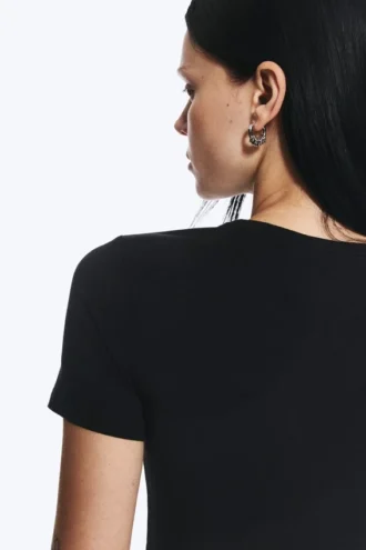 Slim Fitted T-Shirt – Black