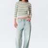 Slim Knitted V-Neck Sweater – Striped Light Grey