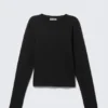 Slim Long-Sleeved Cotton Top – Black