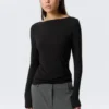 Slim Long-Sleeved Open Back Top – Black