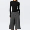 Slim Long-Sleeved Open Back Top – Black