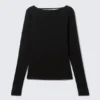Slim Long-Sleeved Open Back Top – Black