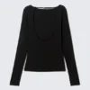 Slim Long-Sleeved Open Back Top – Black