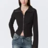 Slim Long-Sleeved Zip Shirt – Striped Black