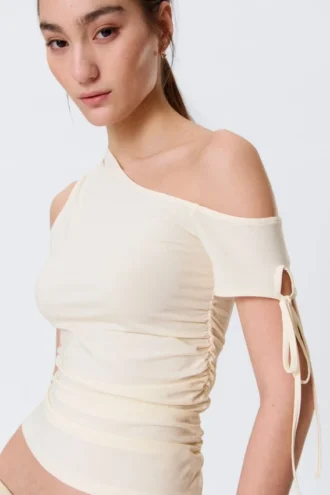 Slim Ruched Off-Shoulder Top – Off-White
