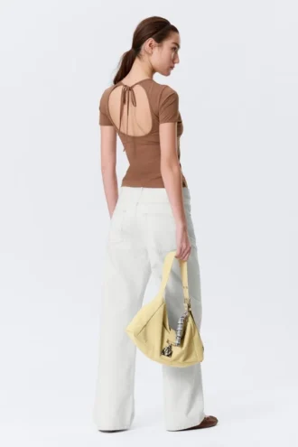 Slim Short-Sleeved Open-Back Top – Brown