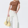 Slim Short-Sleeved Open-Back Top – Brown