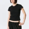 Slim Short-Sleeved V-Neck T-Shirt – Black