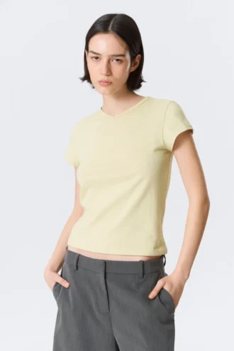 Slim Short-Sleeved V-Neck T-Shirt – Light Beige