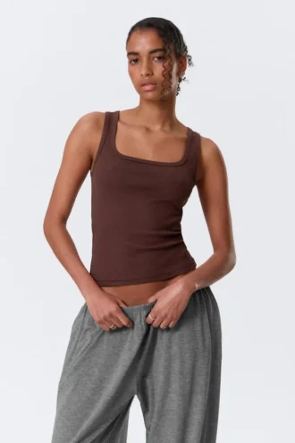 Slim Square Neck Ribbed Tank Top – Burgundy