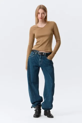 Slim V-Neck Long-Sleeved Top – Dark Beige