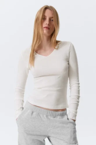 Slim V-Neck Long-Sleeved Top – Off-White