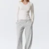 Slim V-Neck Long-Sleeved Top – Off-White