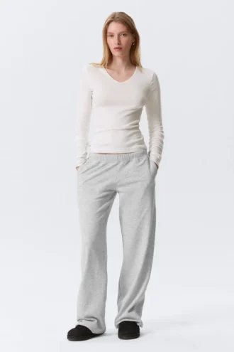 Slim V-Neck Long-Sleeved Top – Off-White