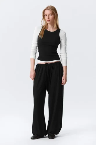 Soft Mid-Rise Balloon Trousers – Black